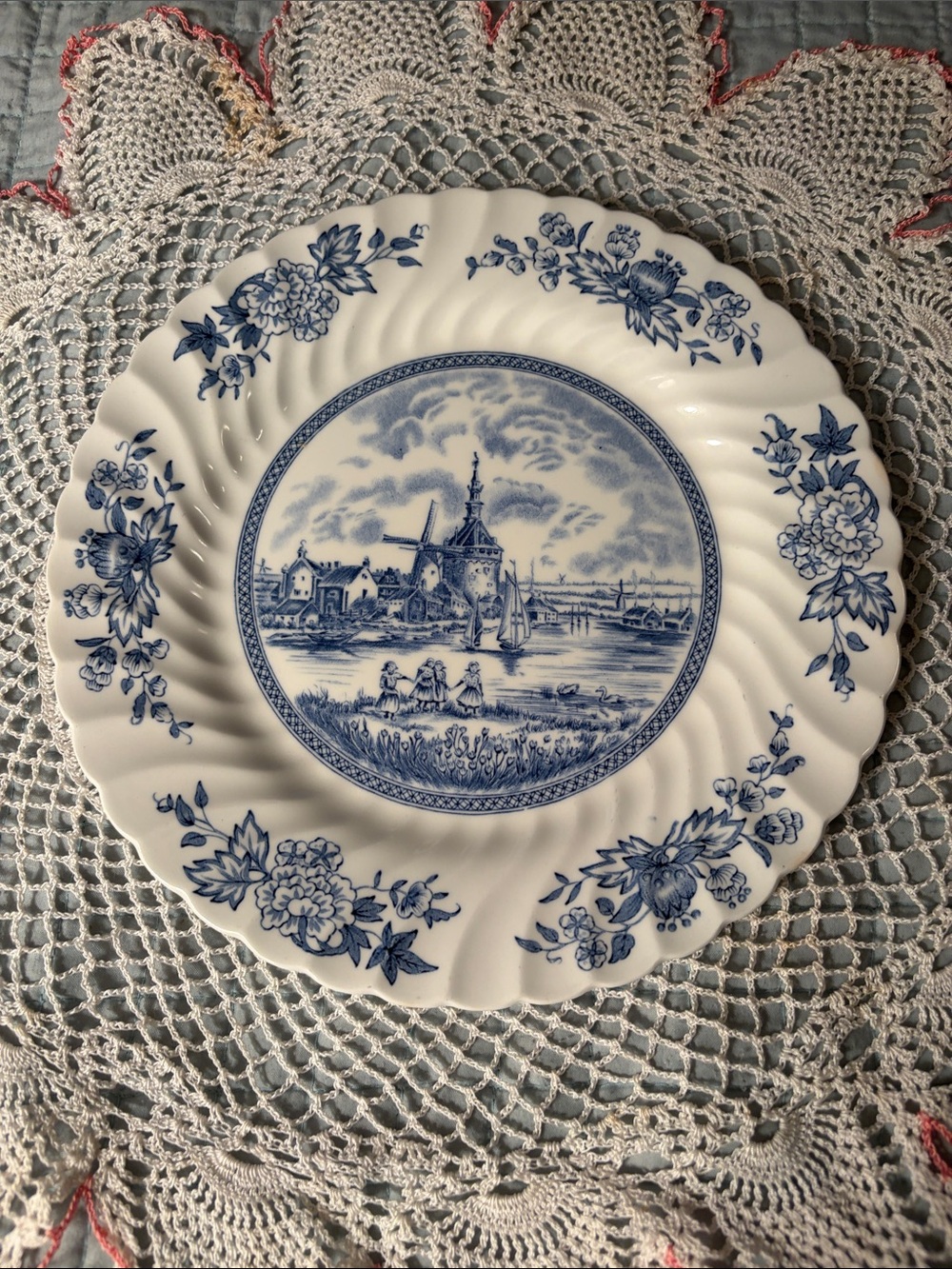 Classic Blue and White Decorative Ceramic Dinner Plate